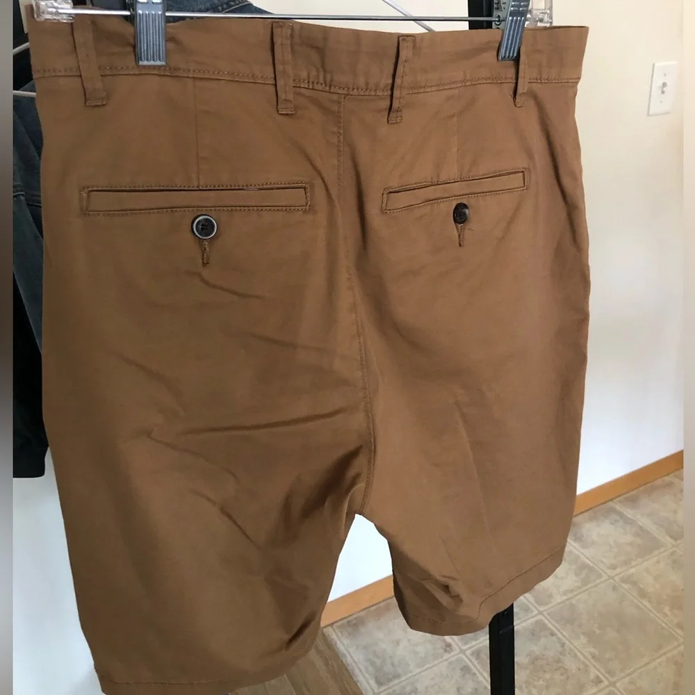 Men’s khaki shorts, very good condition - Picture 2 of 2